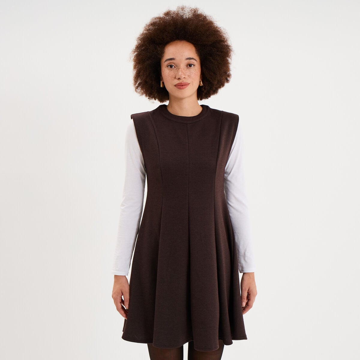 Robe maille sans manches corolle courte marron fonc&eacute; femme