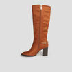 Bottes hautes détails chaînes à talons marron cognac femme
