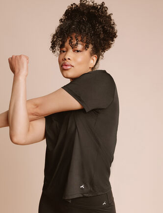 T-shirt de sport droit manches courtes noir femme