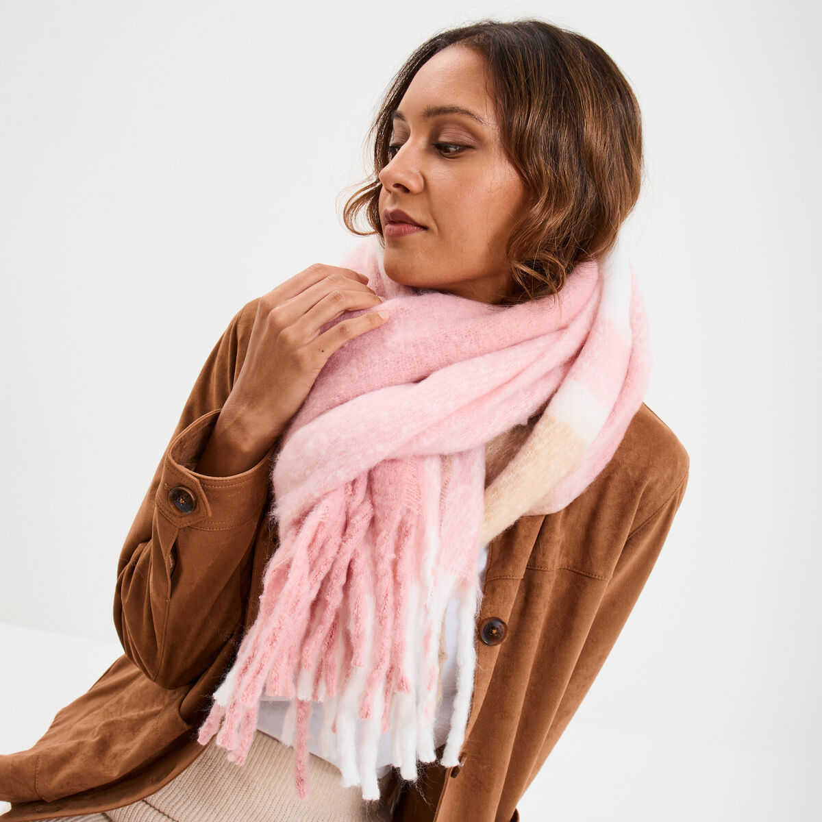 &Eacute;charpe &agrave; franges rose clair femme