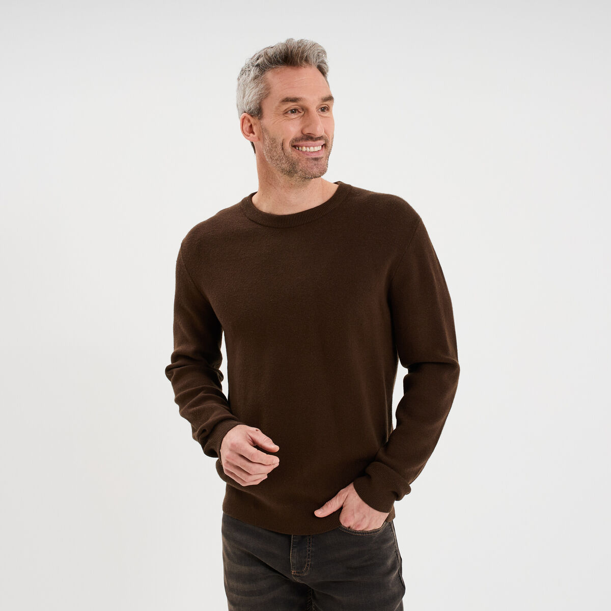Pull col rond manches longues marron fonc&eacute; homme