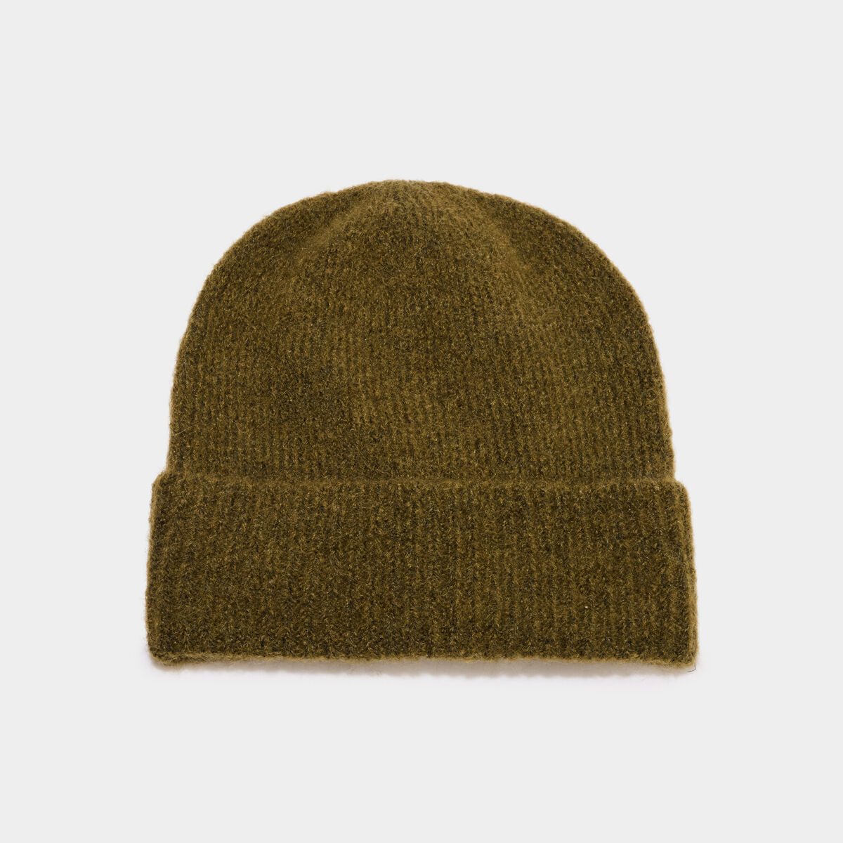 Bonnet maille c&ocirc;tel&eacute;e vert olive femme
