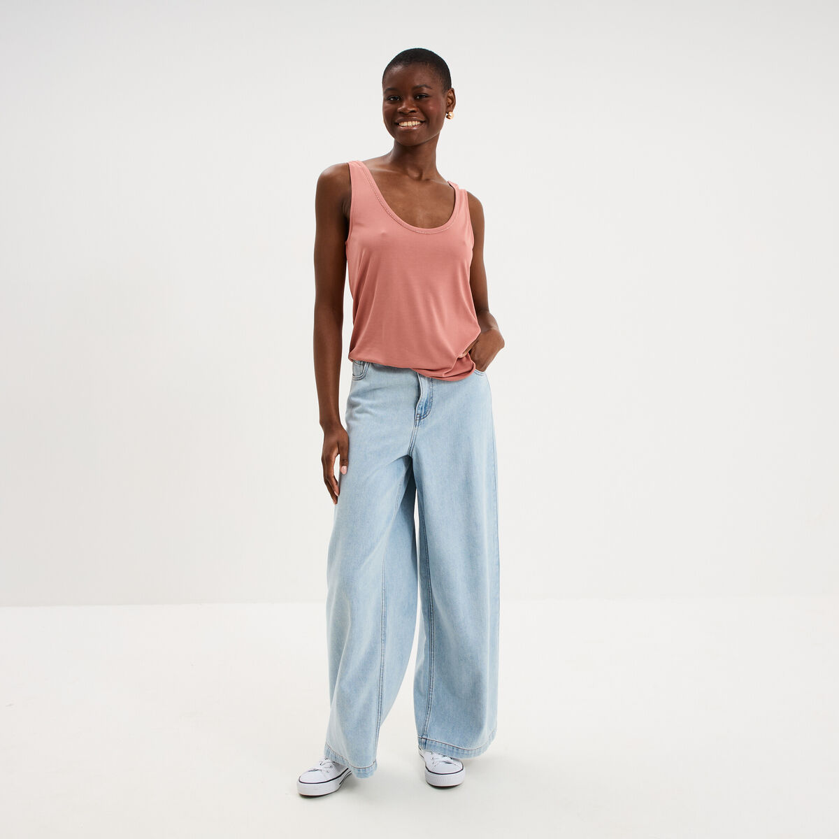 D&eacute;bardeur col U sans manches terracotta femme