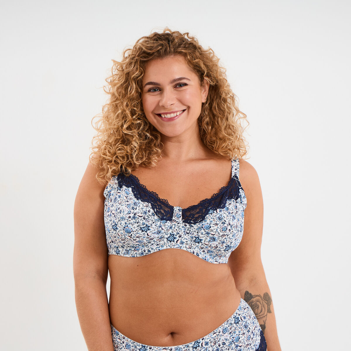 Soutien-gorge corbeille microfibre blanc femme grande taille