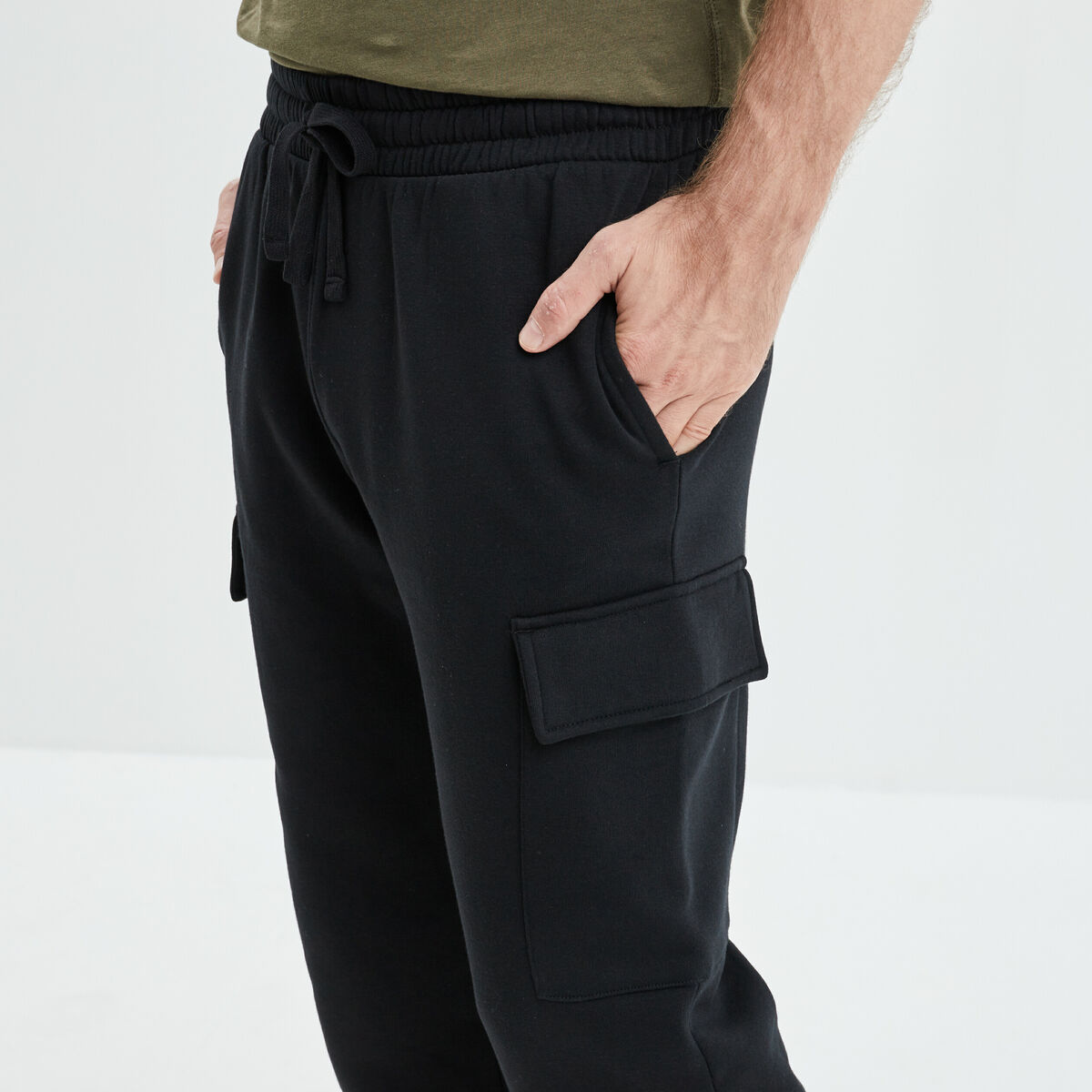 Pantalon jogging cargo molleton noir homme