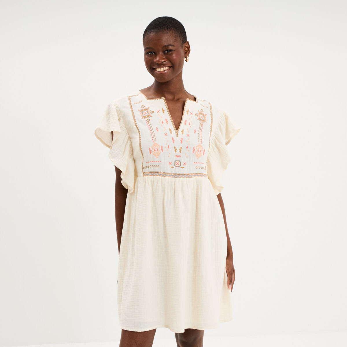 Robe brod&eacute;e manches volants coton creme femme