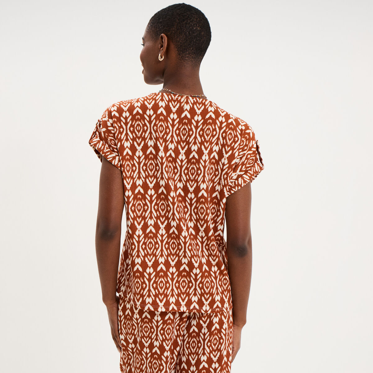 T-shirt col en V et pattes &eacute;paules orange fonc&eacute; femme