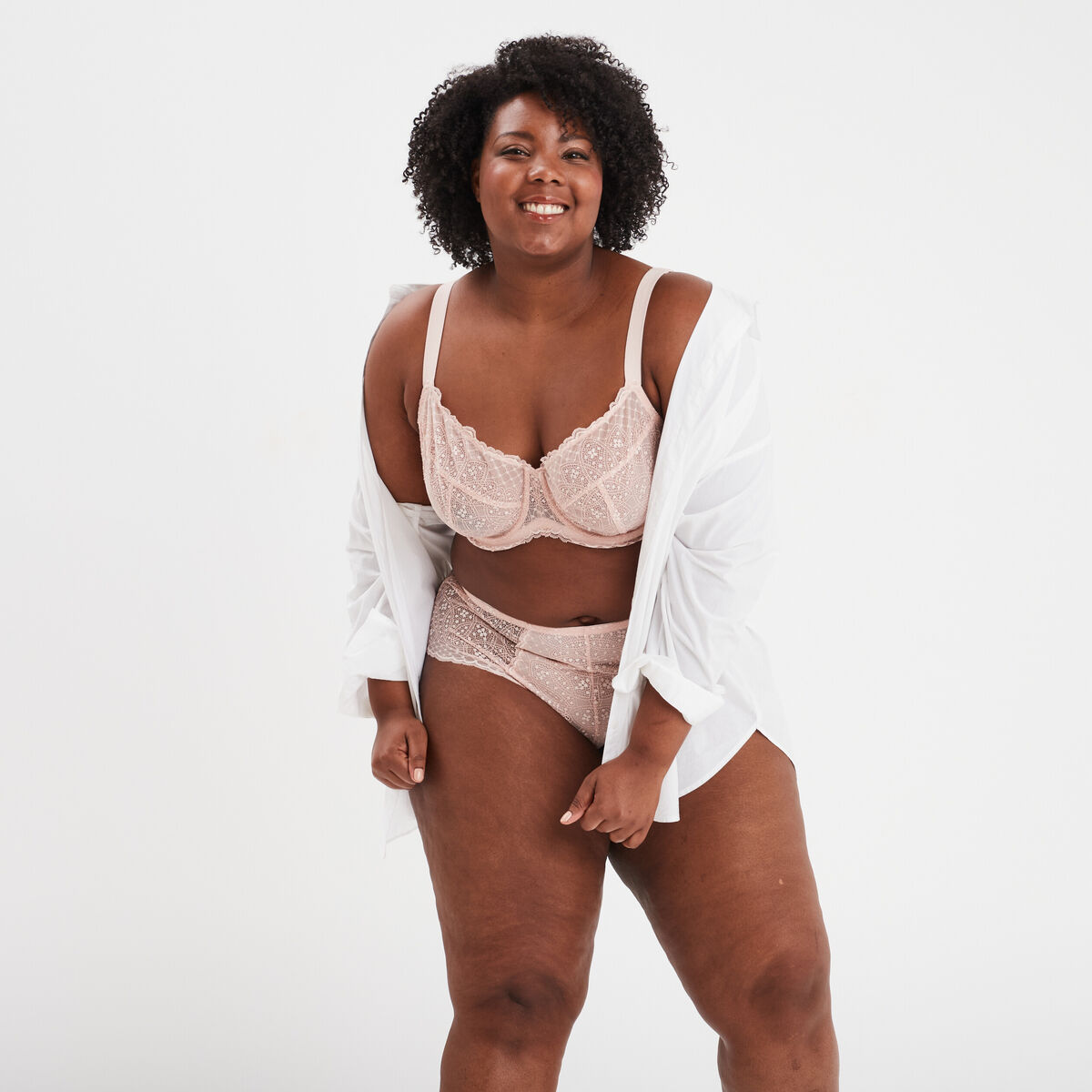 Soutien-gorge emboîtant en dentelle rose pastel femme grande taille