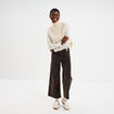 Pantalon effet velours flare 7/8&egrave;me marron fonc&eacute; femme