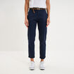 Pantalon chino 7/8&egrave;me ceinture tress&eacute;e bleu marine femme