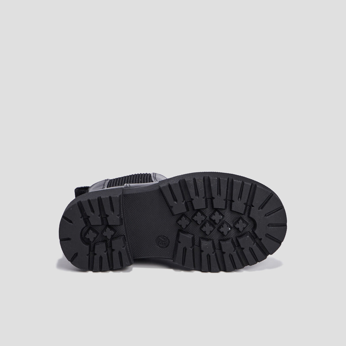Bottines chelsea crant&eacute;es bout rond noir fille