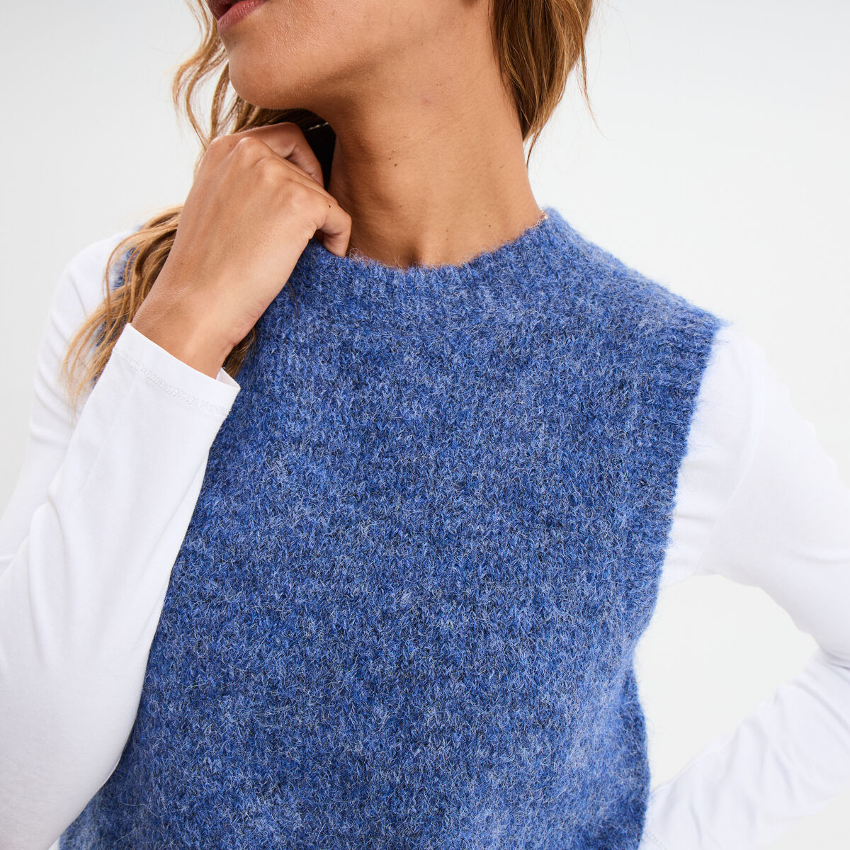 Pull sans manches col rond bleu femme