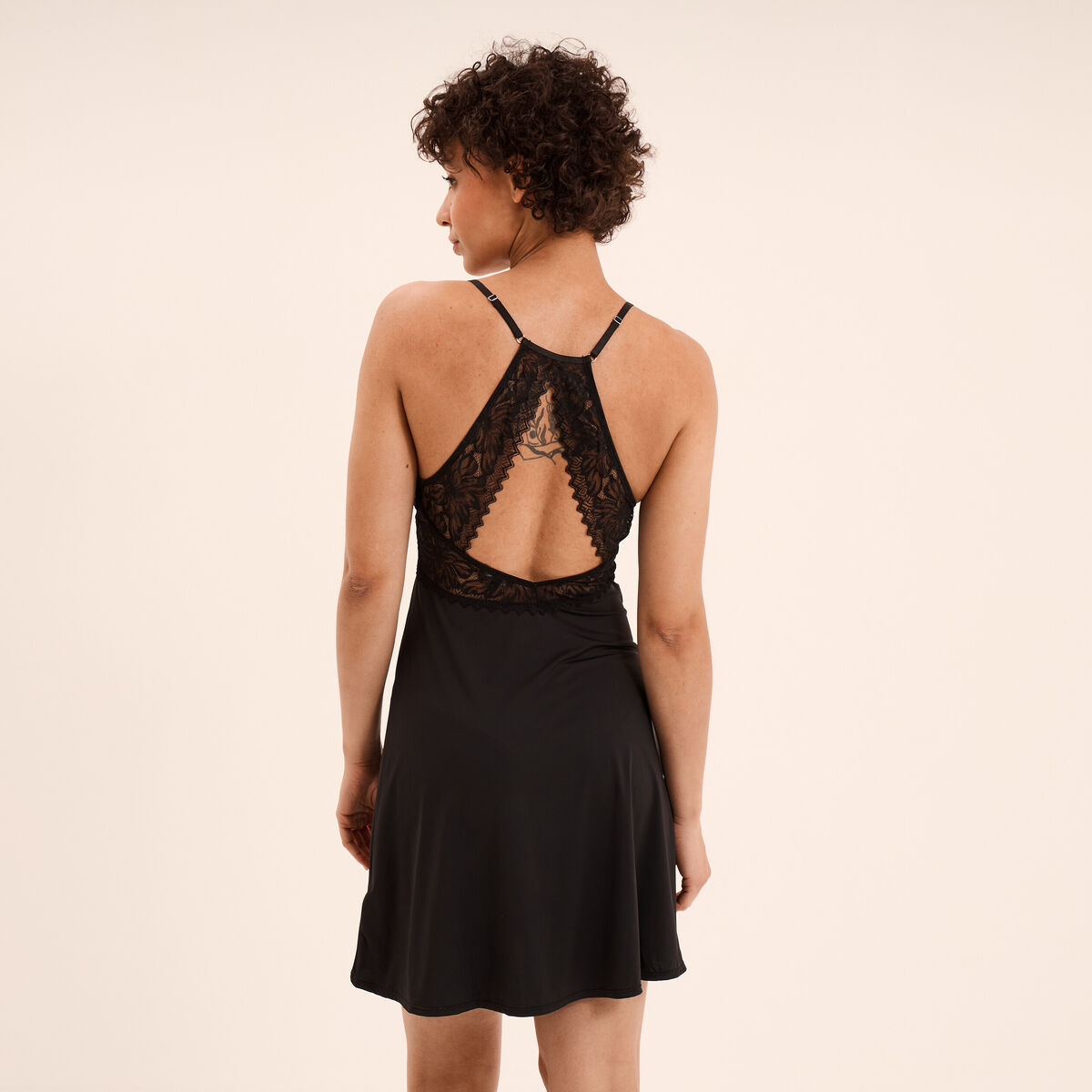 Nuisette avec dentelle noir femme
