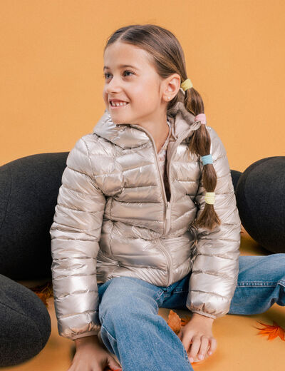 Doudoune l&eacute;g&egrave;re &agrave; capuche imperm&eacute;able couleur argent fille