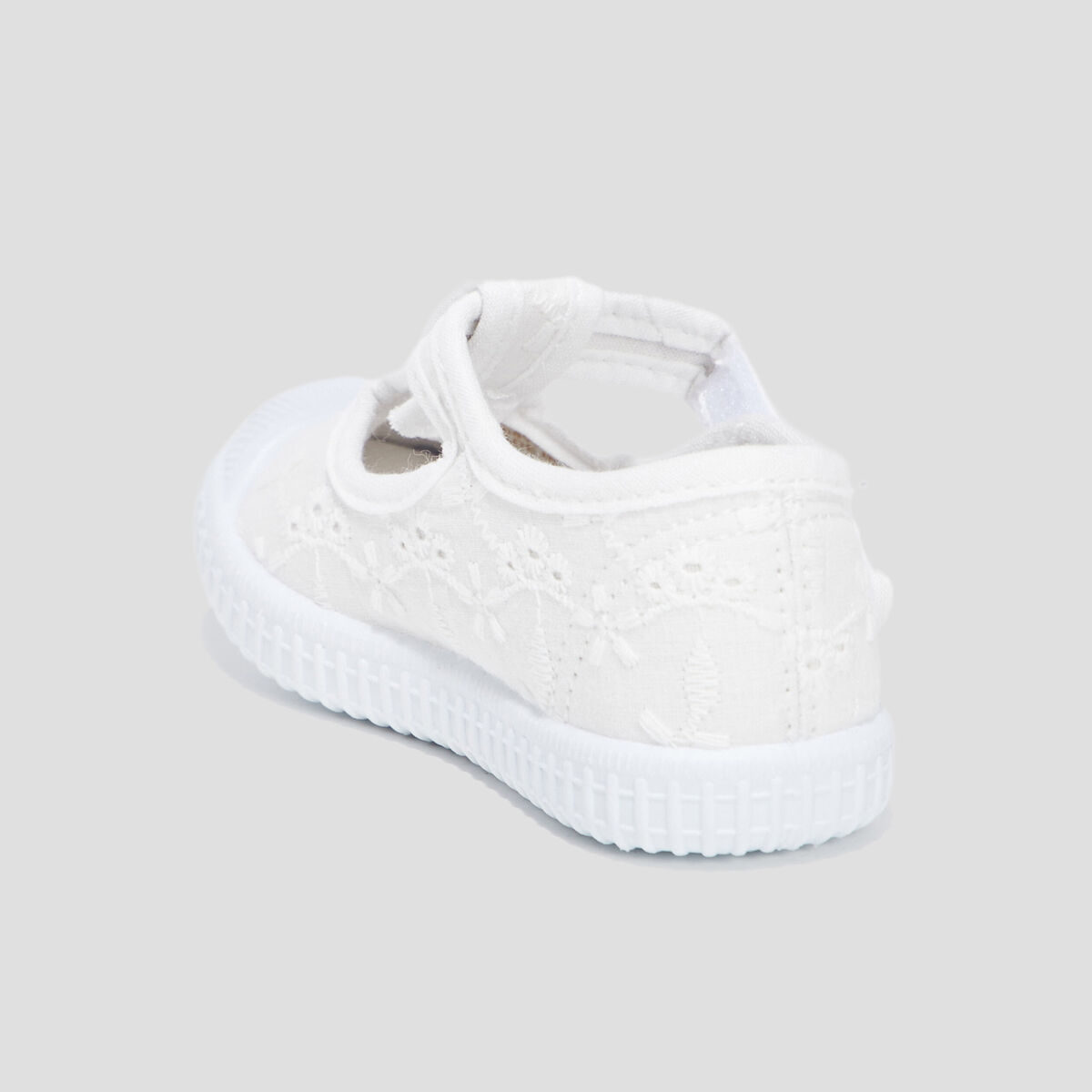 Salom&eacute; en toile brod&eacute;es semelle souple blanc b&eacute;b&eacute; fille