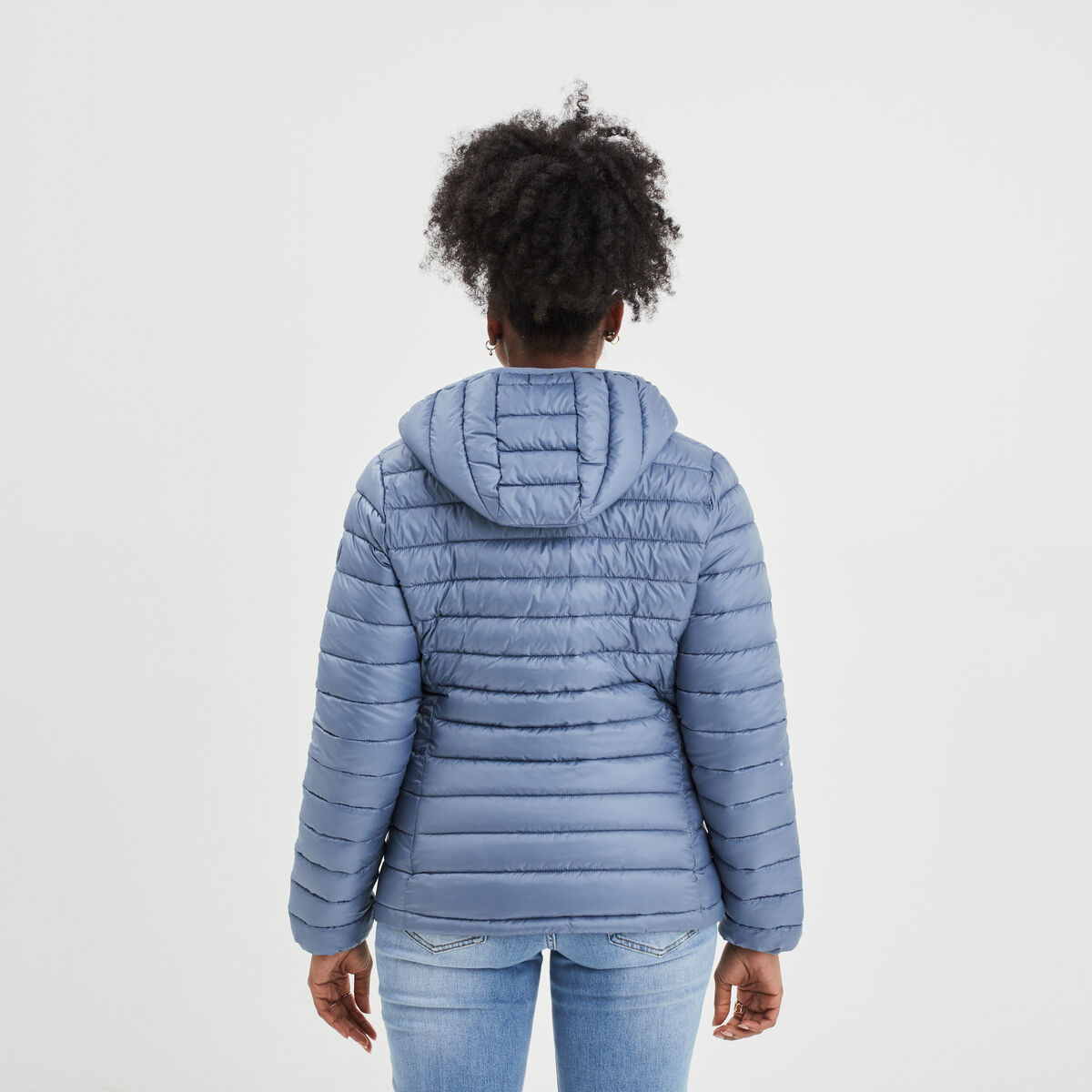 Doudoune l&eacute;g&egrave;re d&eacute;perlante &agrave; capuche bleu gris femme