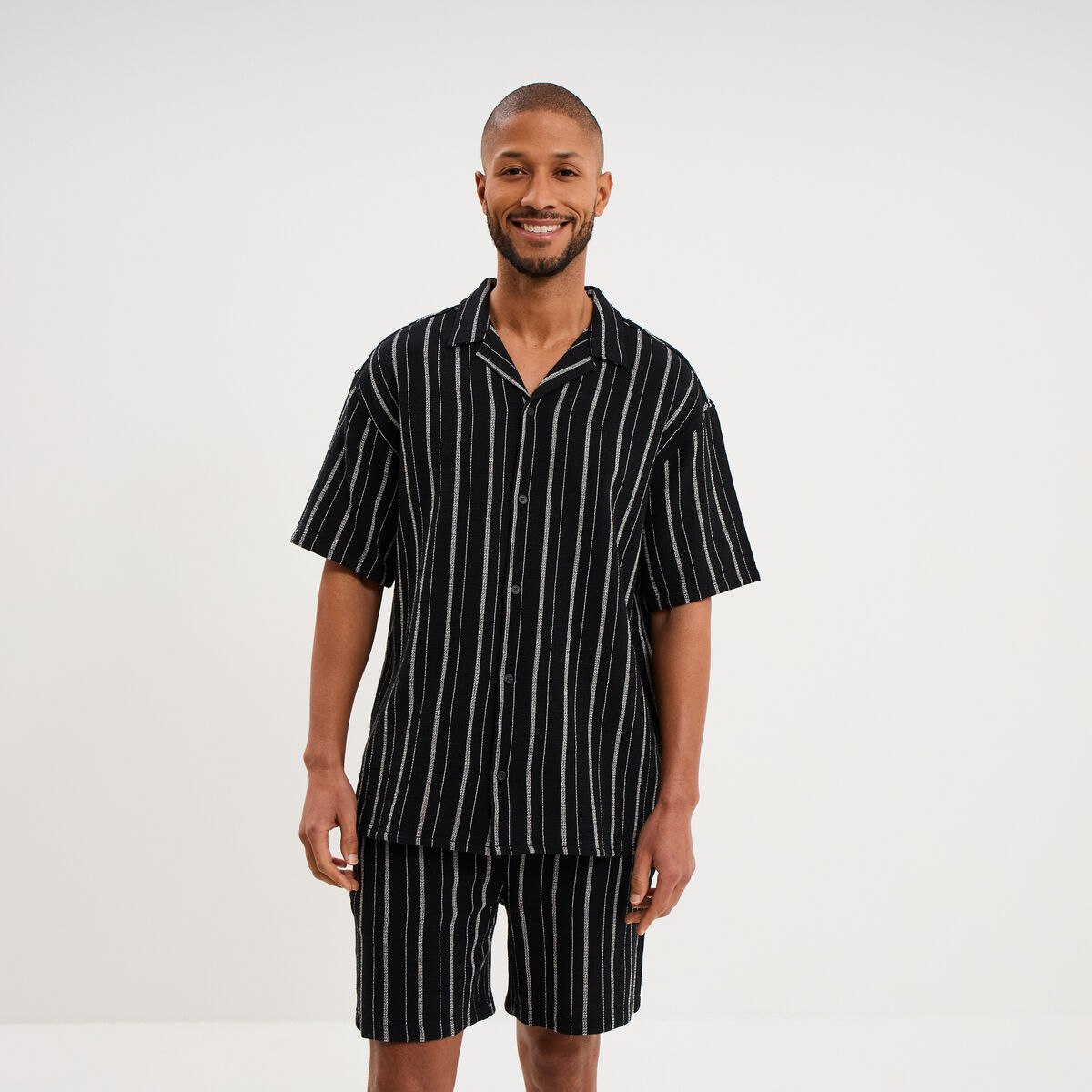 Chemise col cubain manches courtes coton noir homme