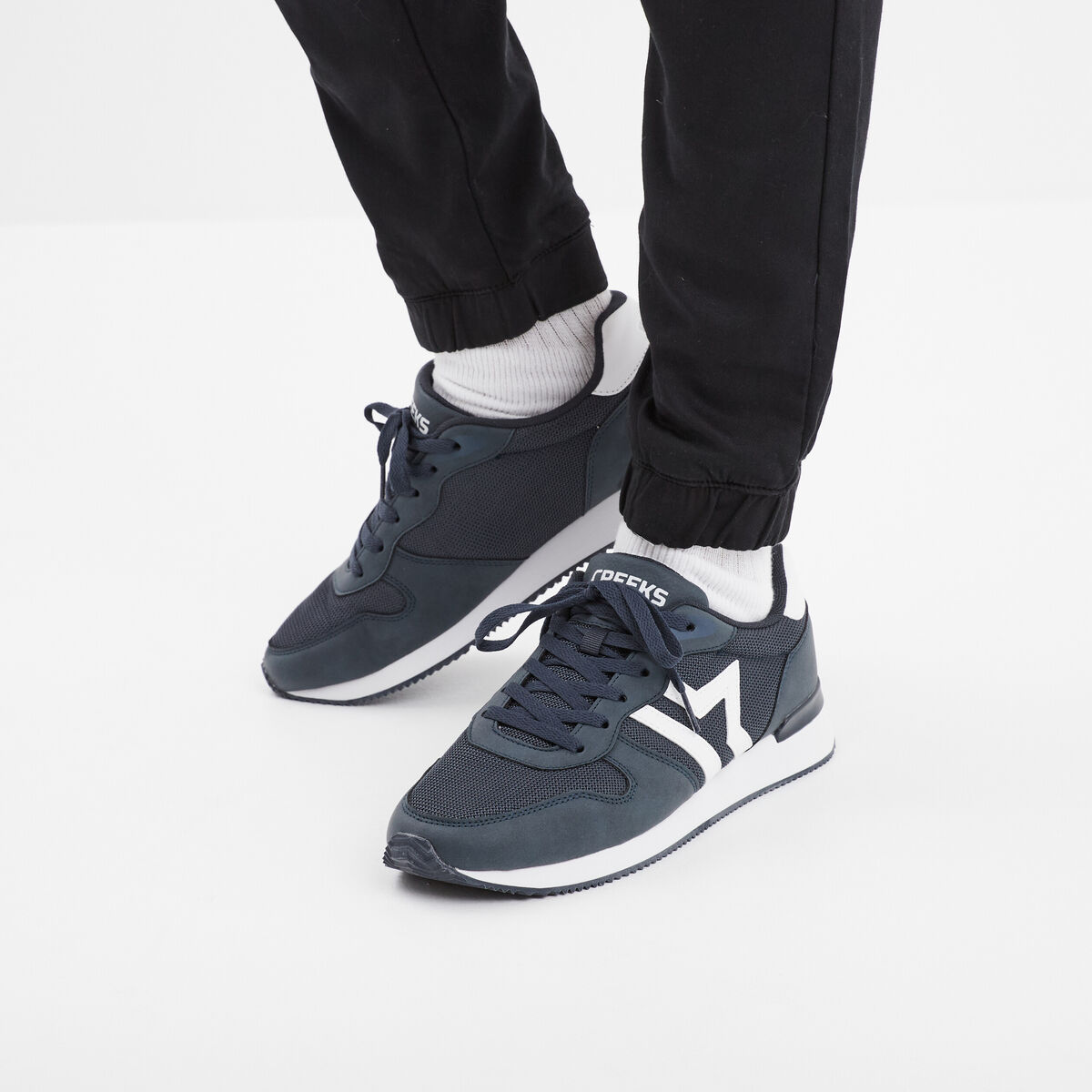 Chaussures running &agrave; lacets bleu fonc&eacute; homme