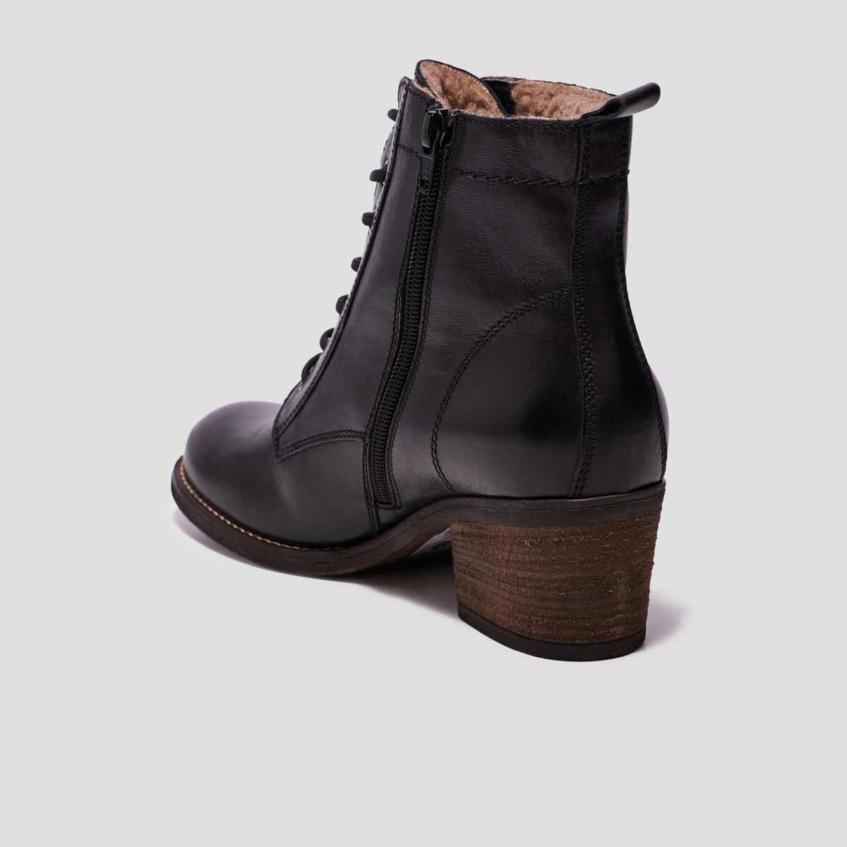 Bottines en cuir &agrave; talons fourr&eacute;es noir femme