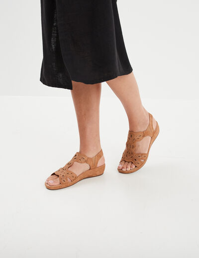 Sandales compensées ajourées marron femme