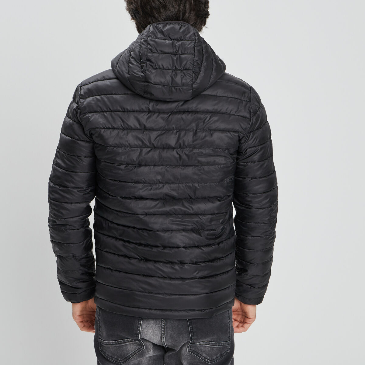 Doudoune l&eacute;g&egrave;re d&eacute;perlante &agrave; capuche noir homme