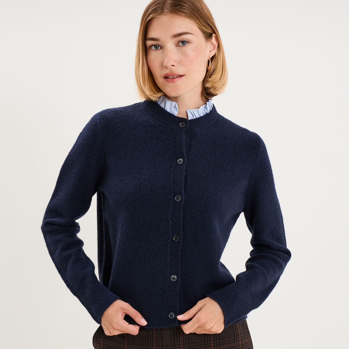 Gilet col rond boutonn&eacute; 2 en 1 bleu fonc&eacute; femme
