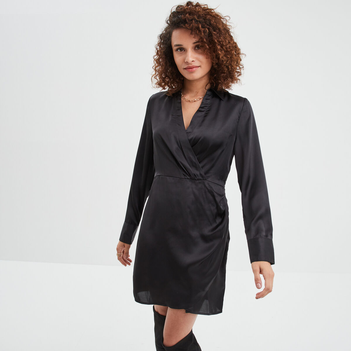 Robe satin portefeuille courte noir femme