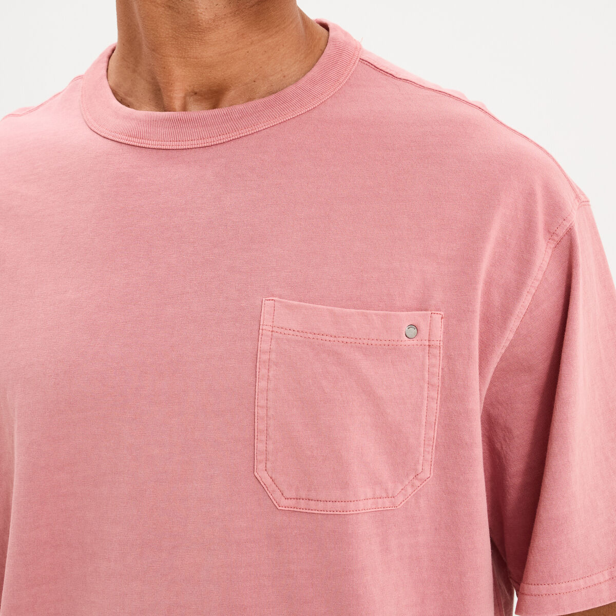 T-shirt droit col rond 1 poche coton vieux rose homme