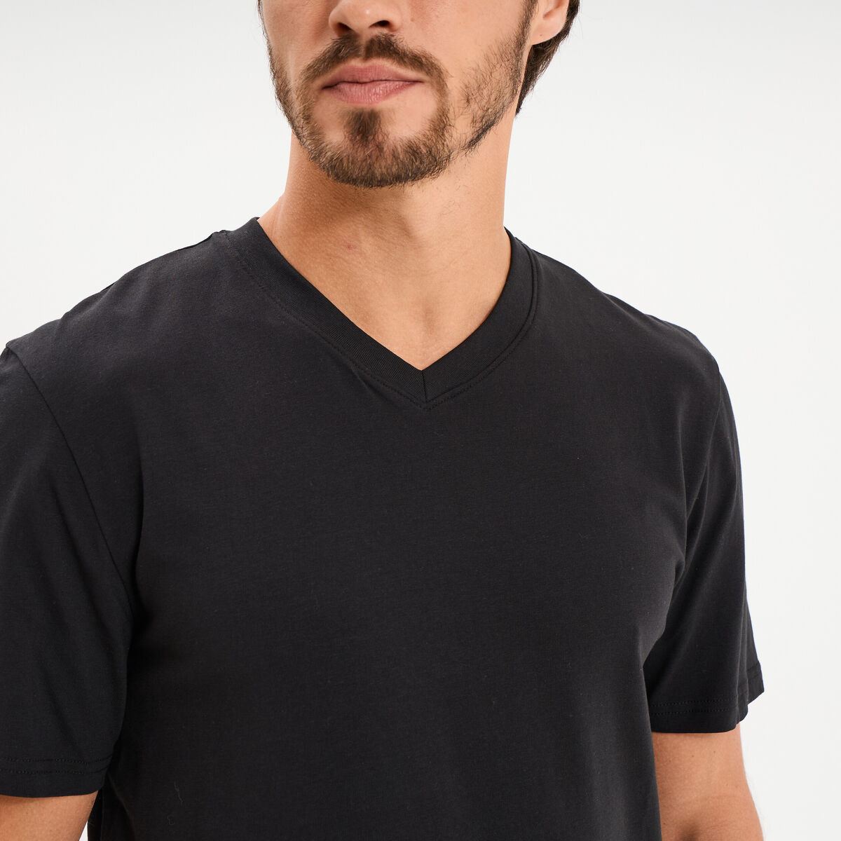 T-shirt col V slim stretch noir homme
