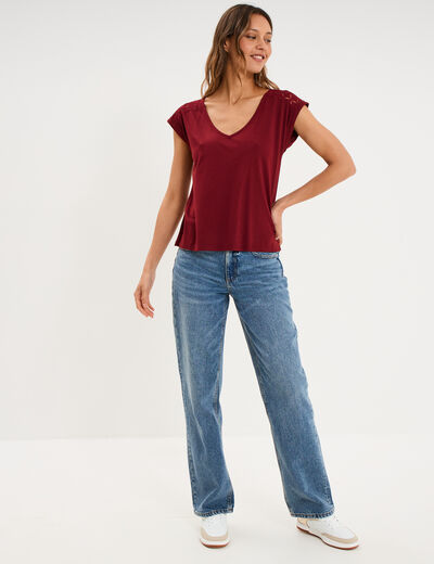 T-shirt col en V ajour&eacute; &eacute;paules et dos bordeaux femme