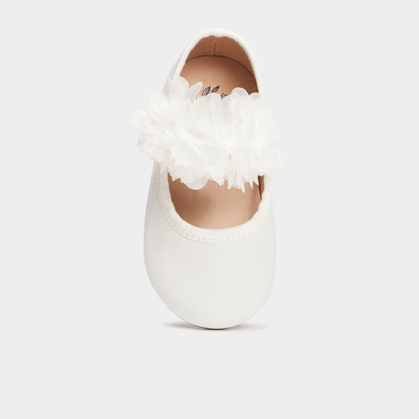 ballerines a froufrous blanc bebef Ballerines à froufrous blanc bébé fille