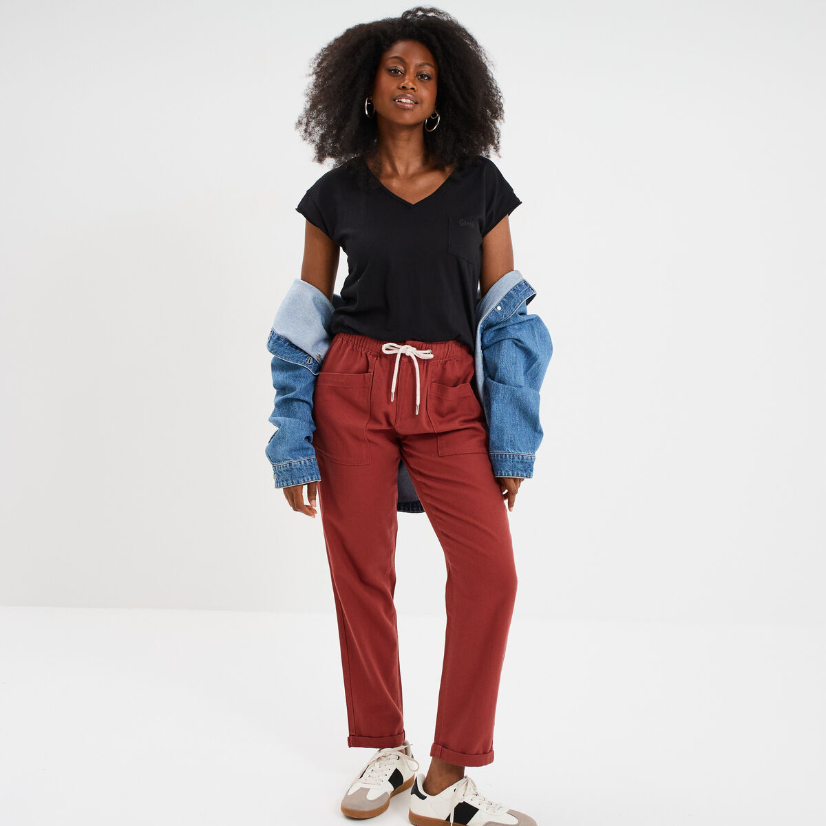 T-shirt col v poche poitrine Creeks noir femme