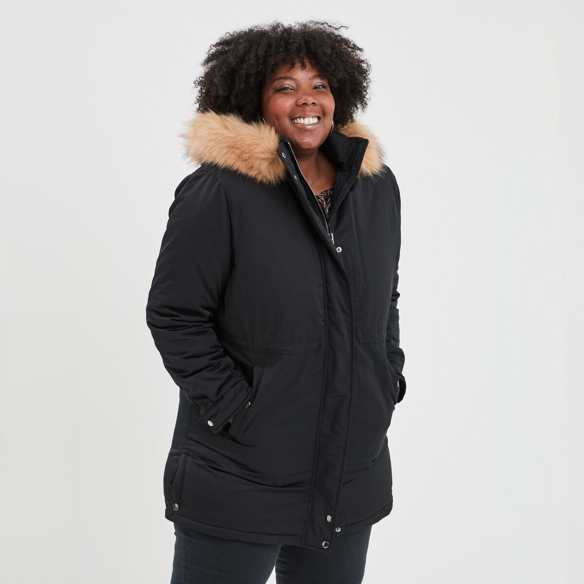 Parka &agrave; capuche bordure fausse fourrure noir femme grande taille