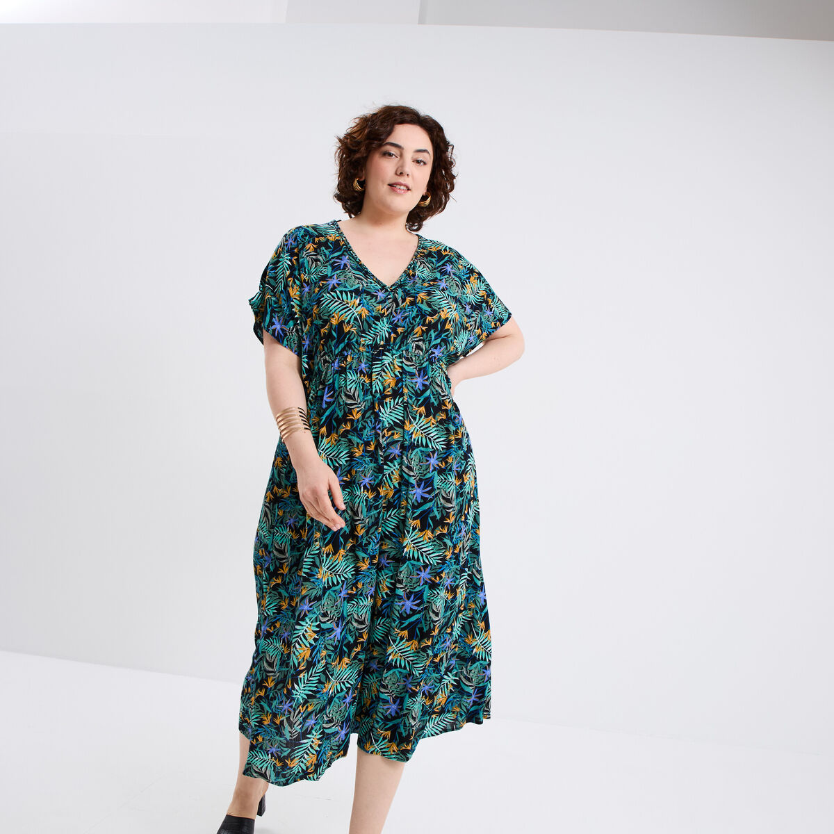 Robe fluide longue col en V vert émeraude femme grande taille