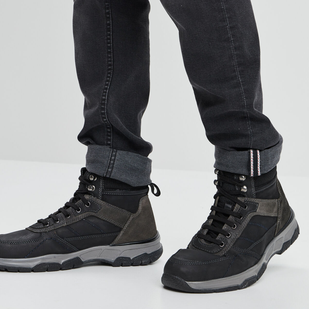 Bottines à lacets en cuir noir homme