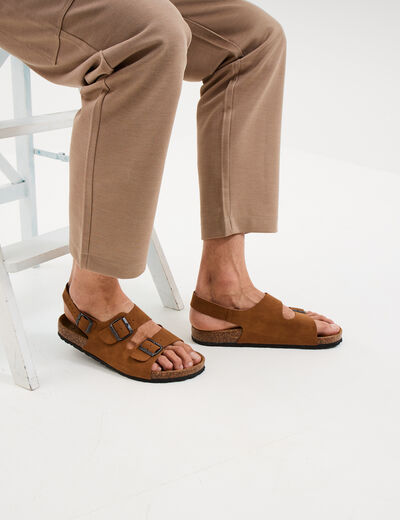 Sandales plates avec boucles marron cognac homme