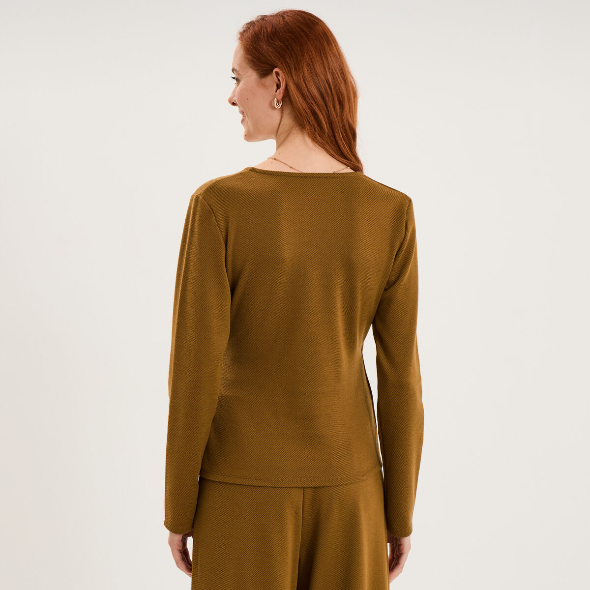 T-shirt ajust&eacute; col cache-coeur vert olive femme