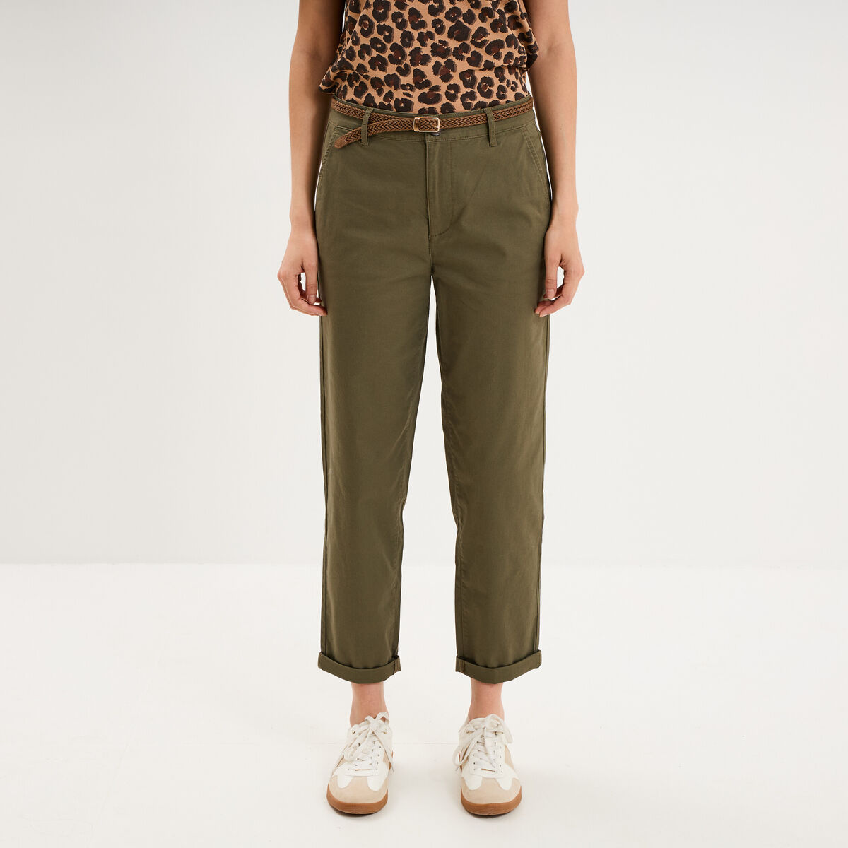 Pantalon chino regular ceinture tress&eacute;e vert kaki femme