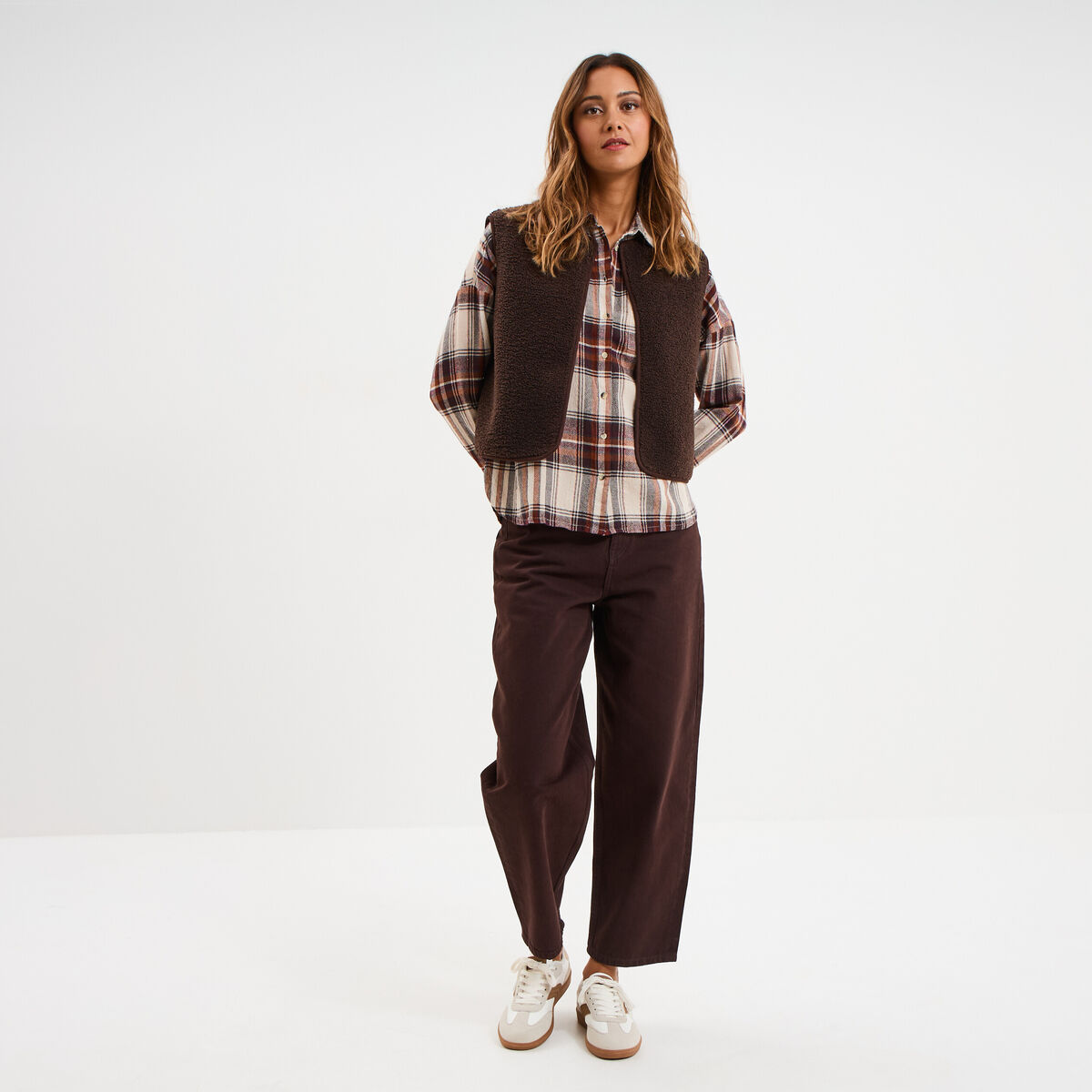 Gilet r&eacute;versible polaire sans manches marron fonc&eacute; femme