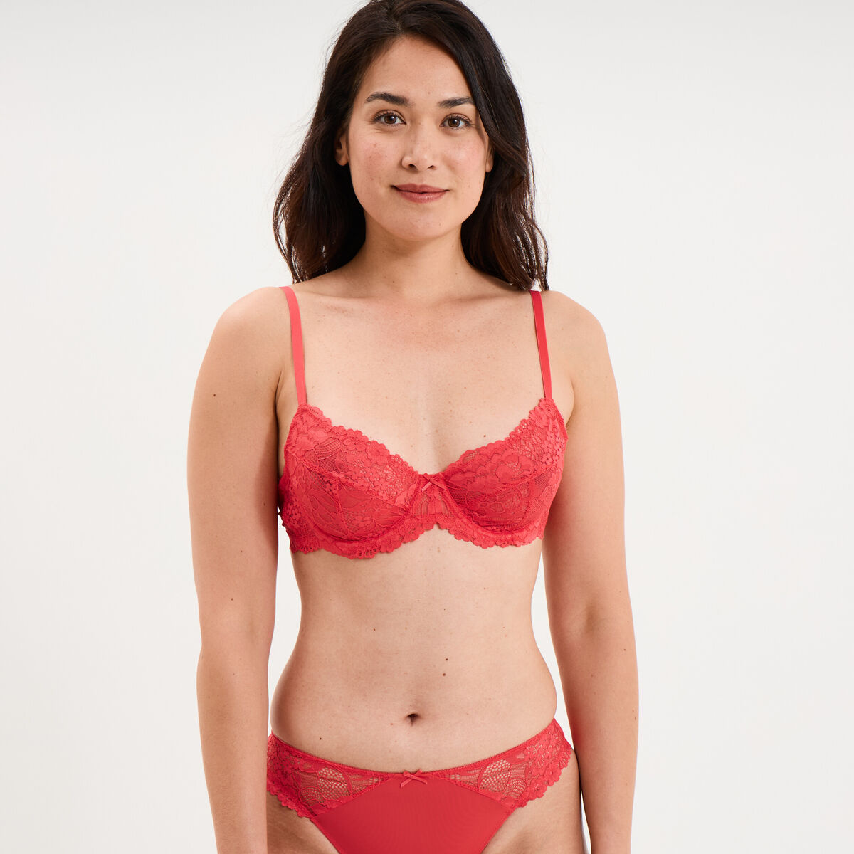 Soutien-gorge embo&icirc;tant dentelle rouge corail femme