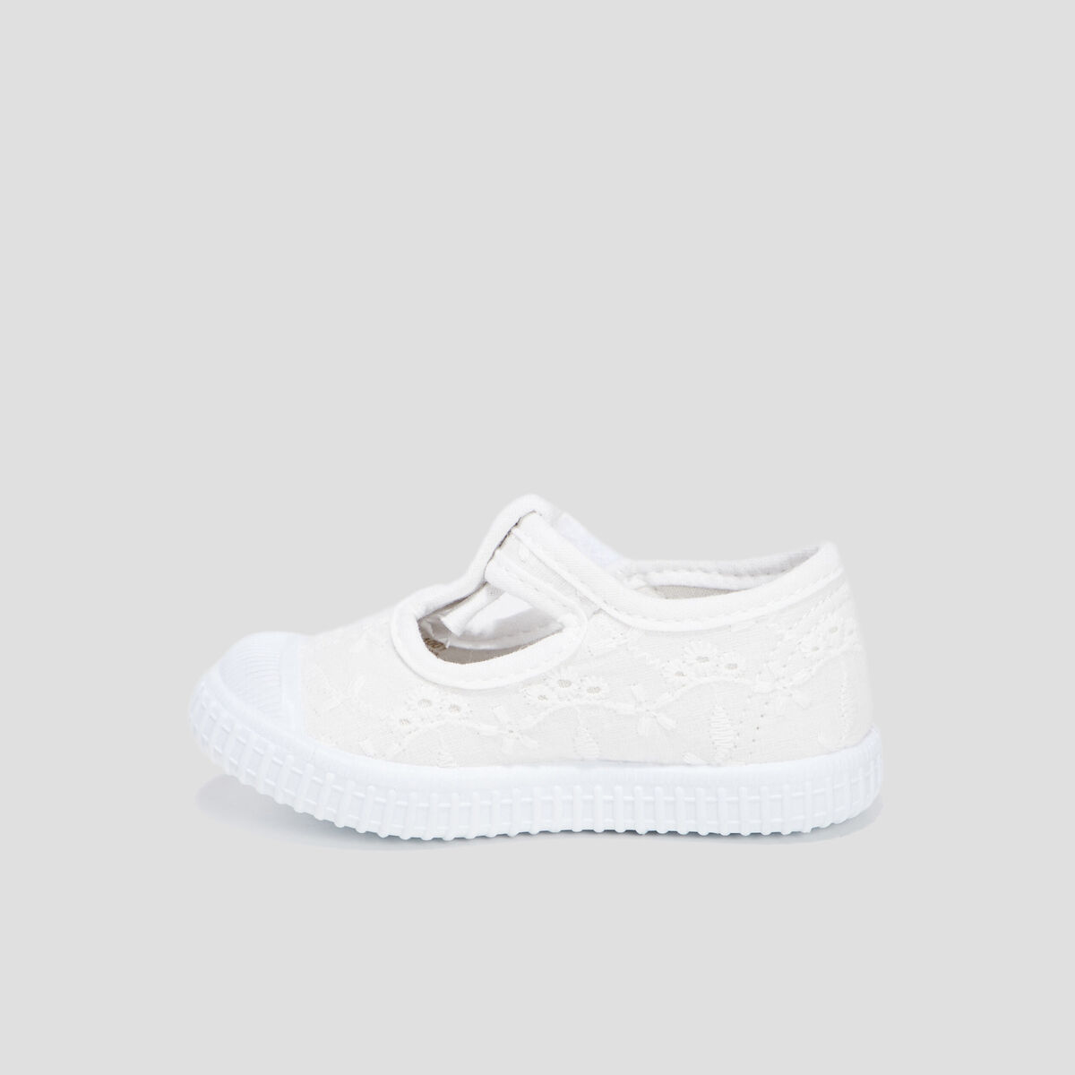 Salom&eacute; en toile brod&eacute;es semelle souple blanc b&eacute;b&eacute; fille