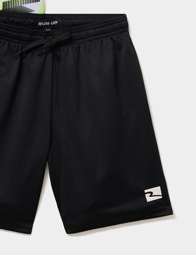Ensemble de foot short et t-shirt noir gar&ccedil;on