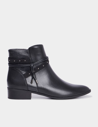Bottines à talons plats détails cloutés noir femme