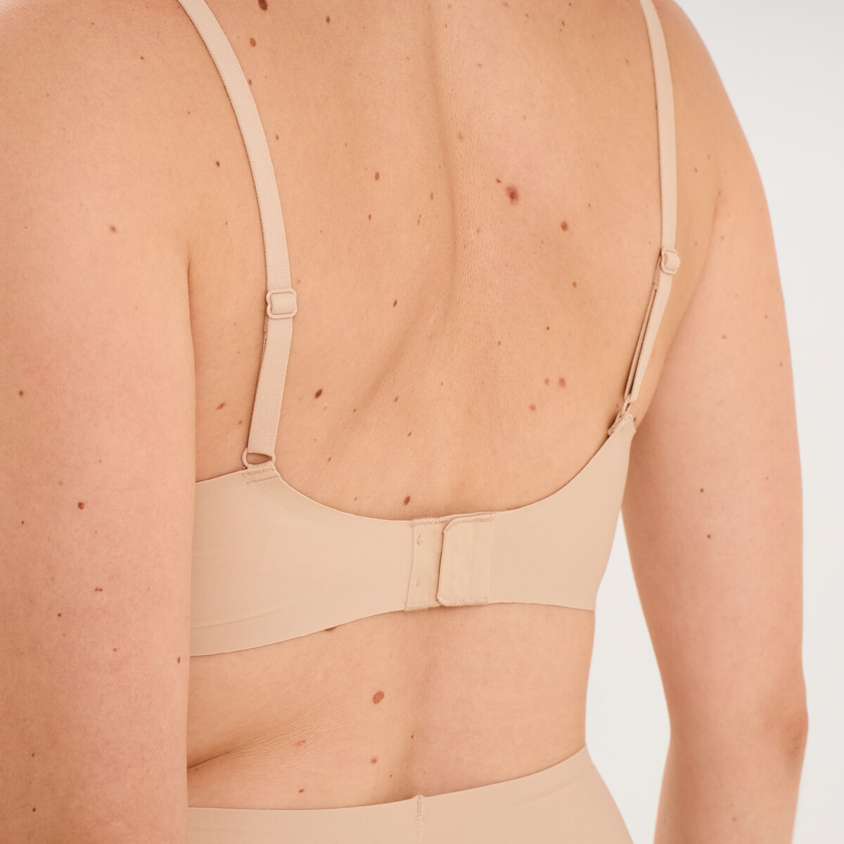 Soutien-gorge brassi&egrave;re bandeau padd&eacute; beige femme