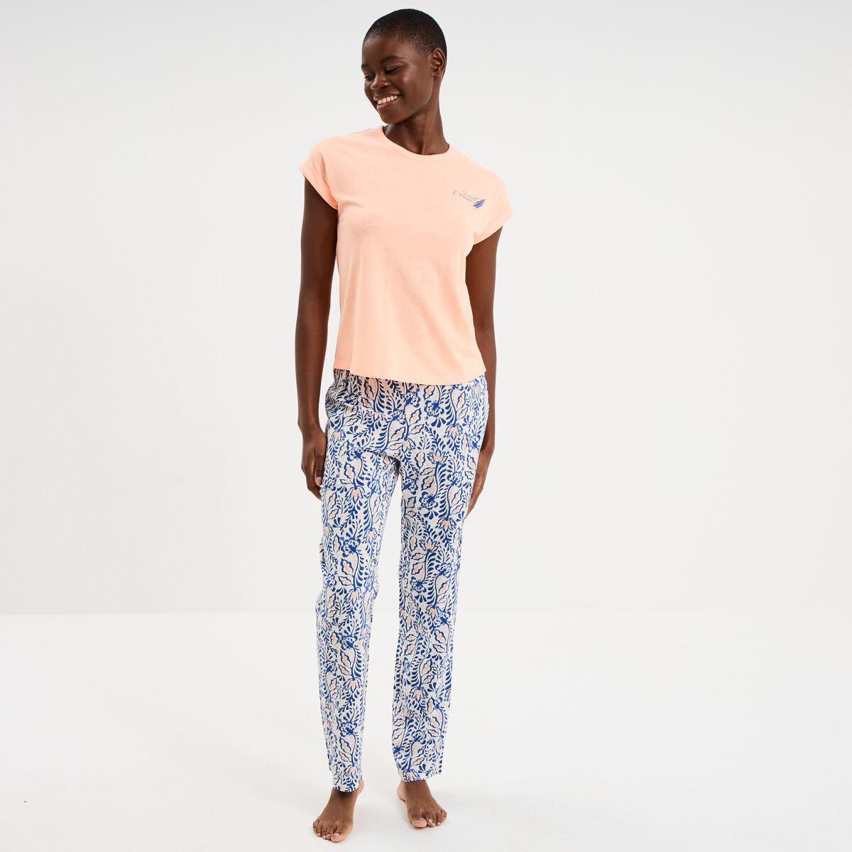 Ensemble pyjama t-shirt et pantalon blanc femme
