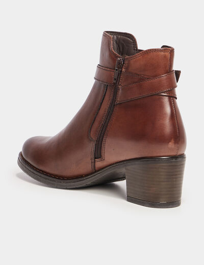 Bottines avec boucles en cuir marron femme