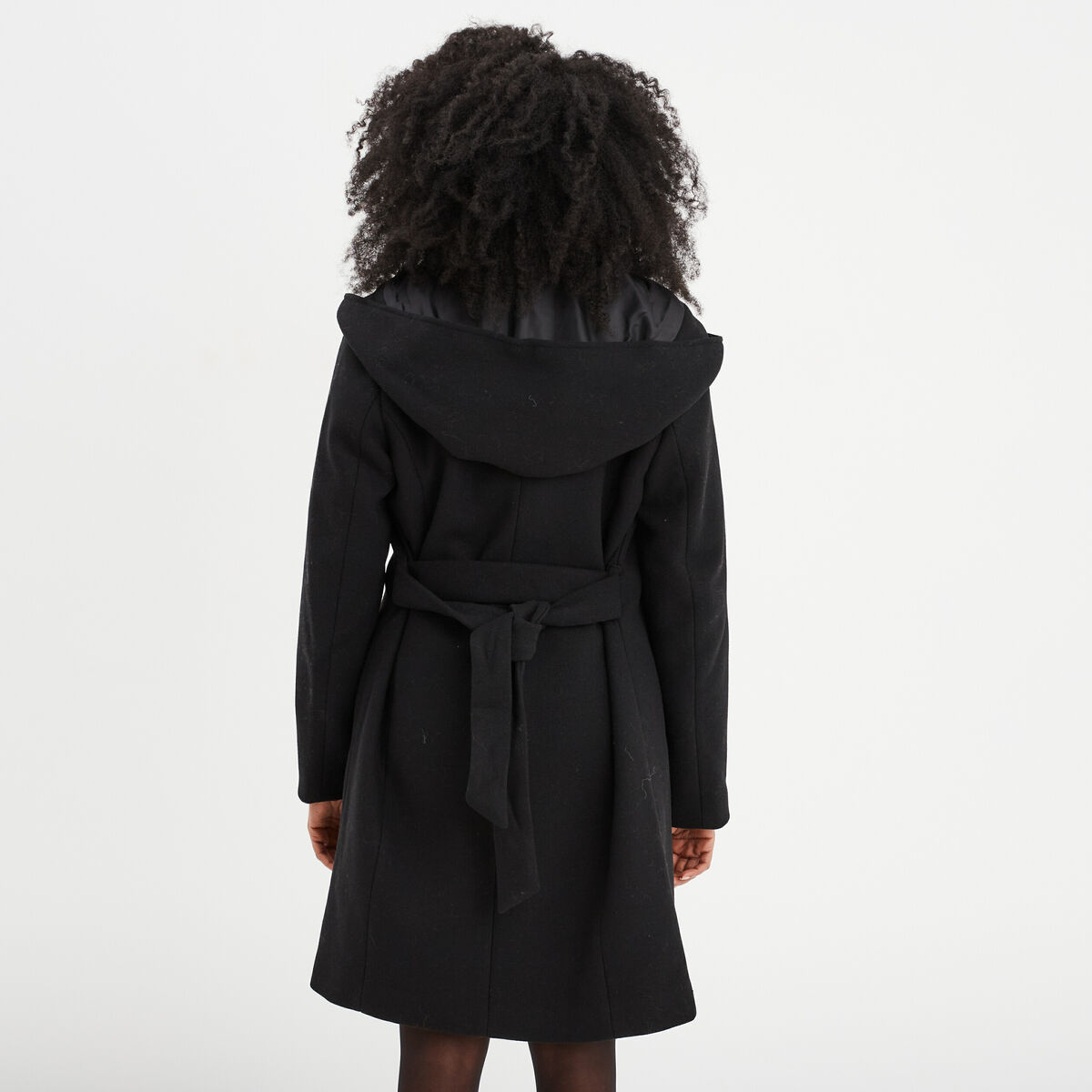 Manteau long ceintur&eacute; &agrave; capuche noir femme