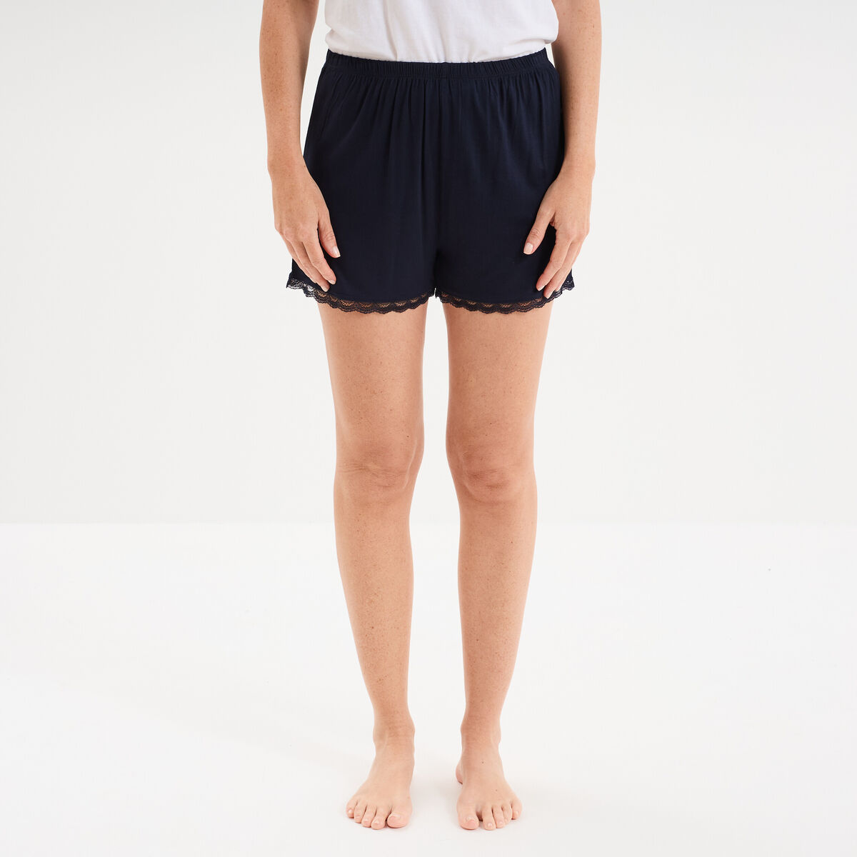 Bas de pyjama short détails dentelle bleu foncé femme