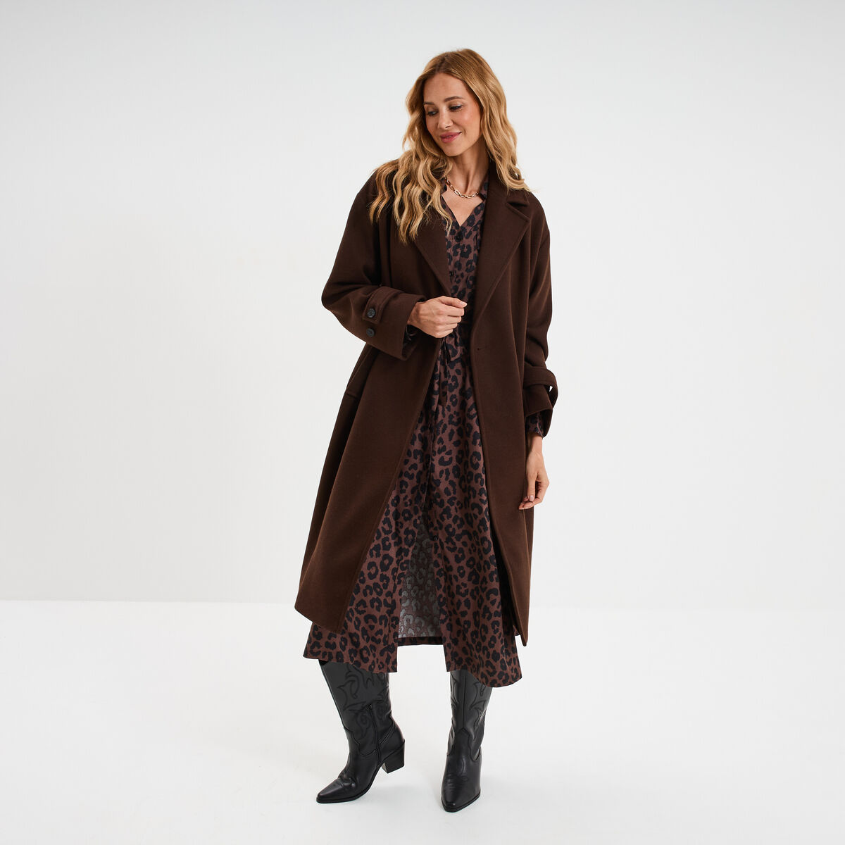 Manteau long boutonn&eacute; marron fonc&eacute; femme