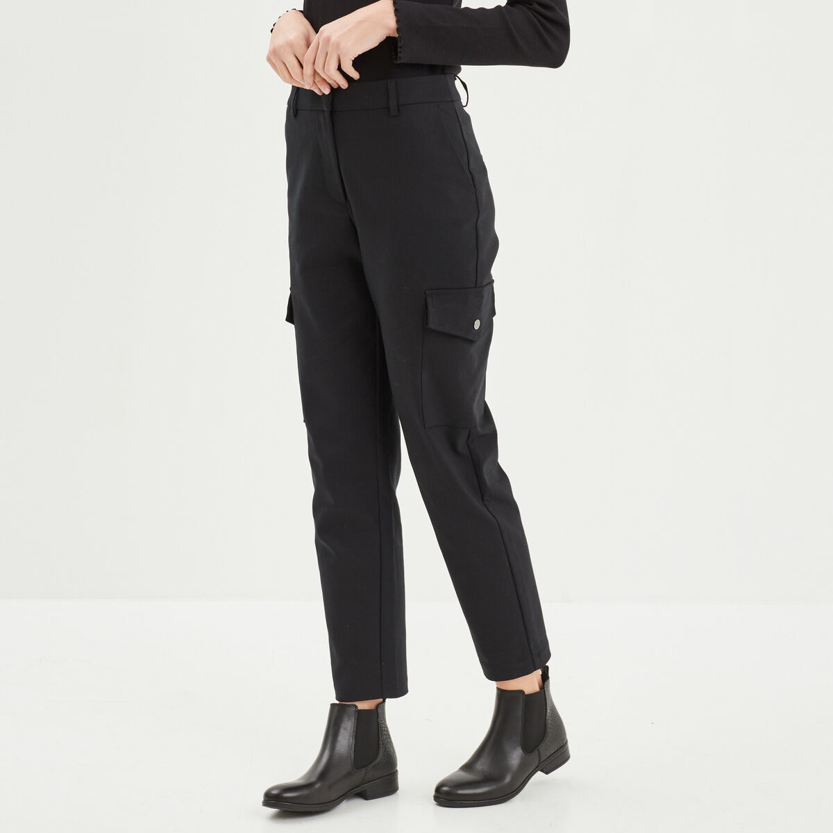Pantalon cargo 2 poches à rabat noir femme